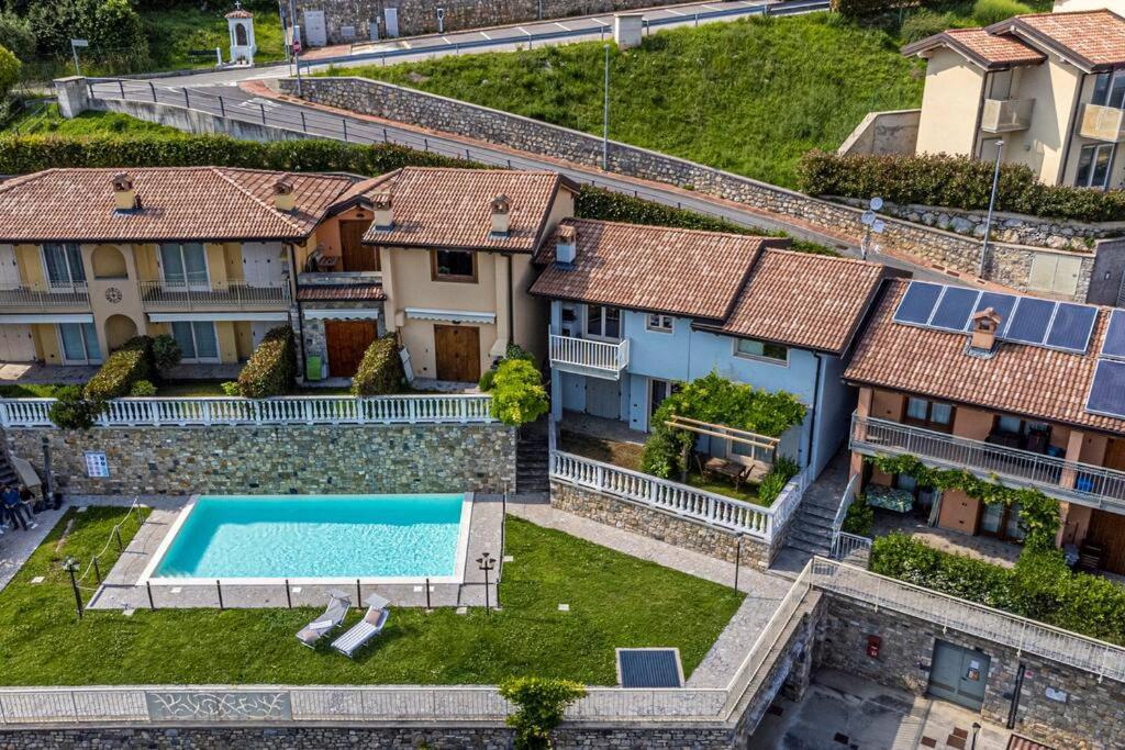 La Dolce Vita - Vista Lago E Piscina Parzanica Екстер'єр фото